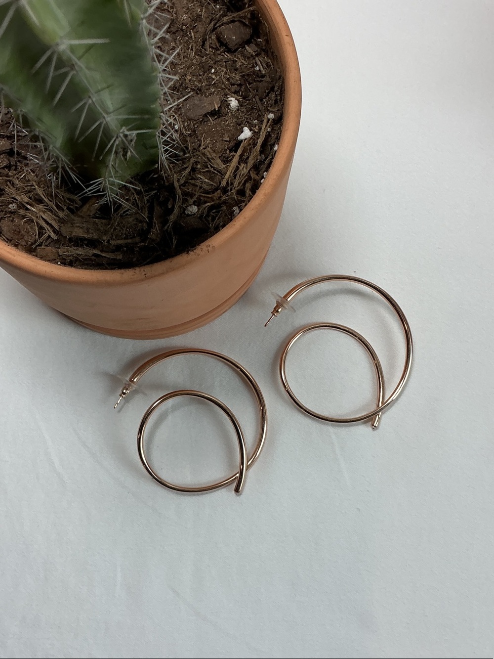 Kendra Scott Myles Rose Gold Twisted Double Hoop Earrings